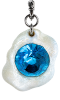 Charm perla con piedra azul