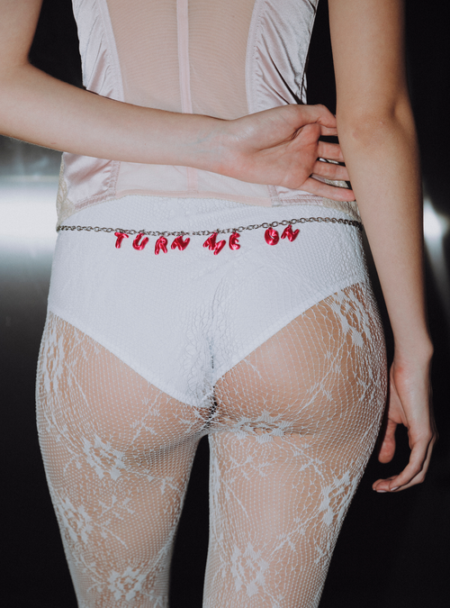 Body chain // Cadena